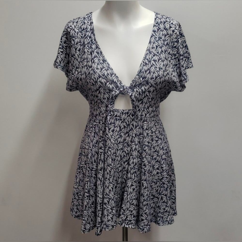Lulu's Dondi Navy Blue and White Print Romper Women's Size Medium